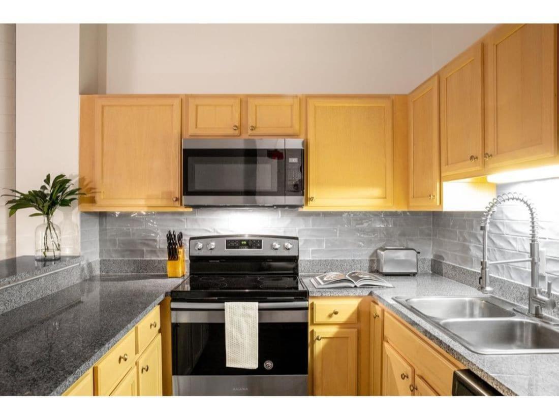 Beautiful 2Br 2Ba In The Block By Cozysuites Indianapolis Zewnętrze zdjęcie